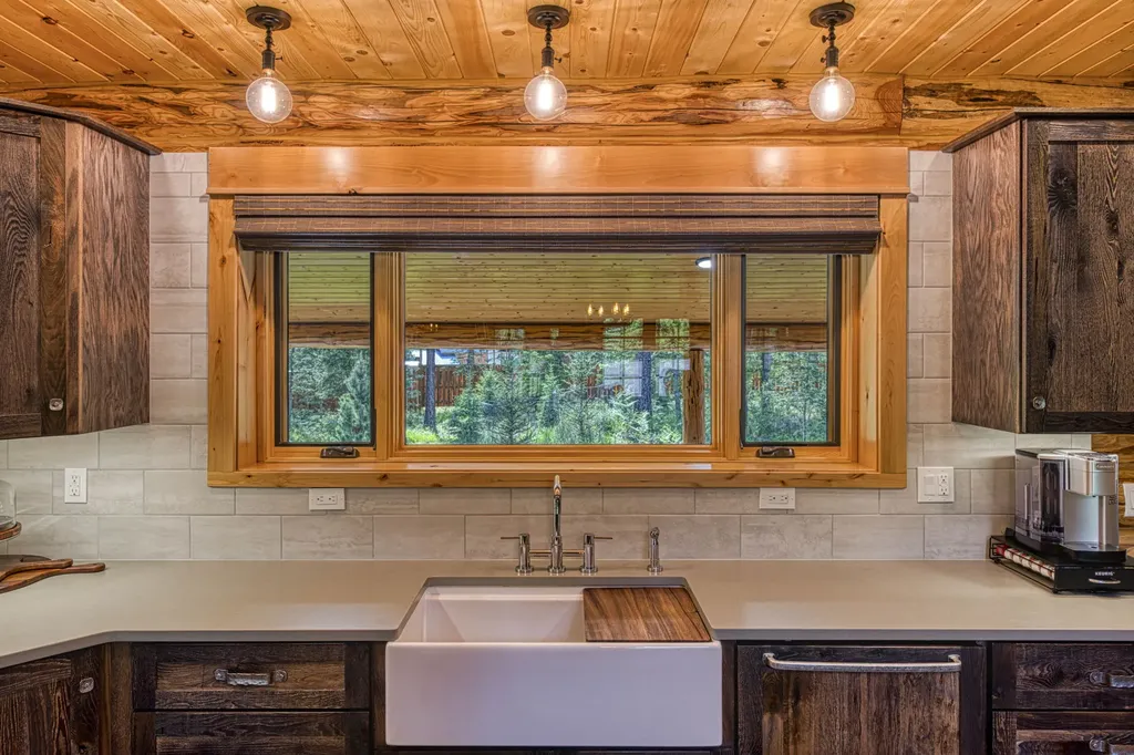 22 Cheyenne Court Troy MT 59935