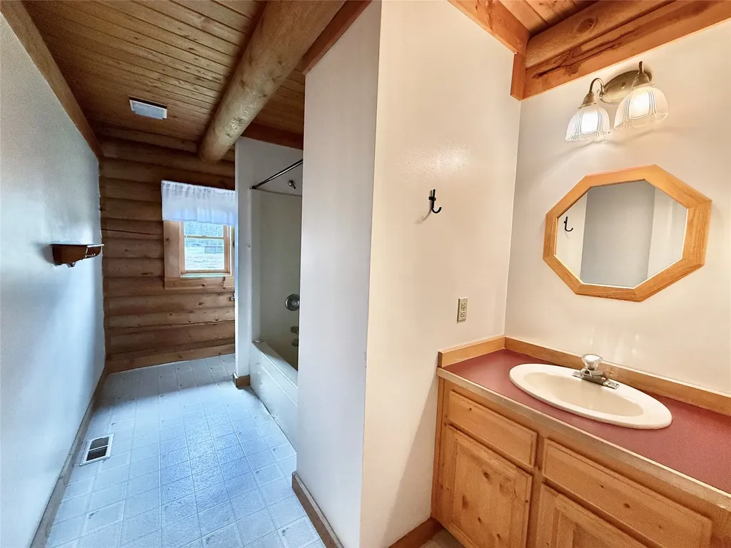21410 Five Wounds Way Florence MT 59833