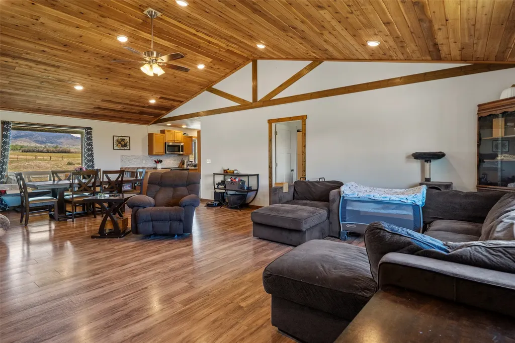 3403 Mt-287 Sheridan MT 59749