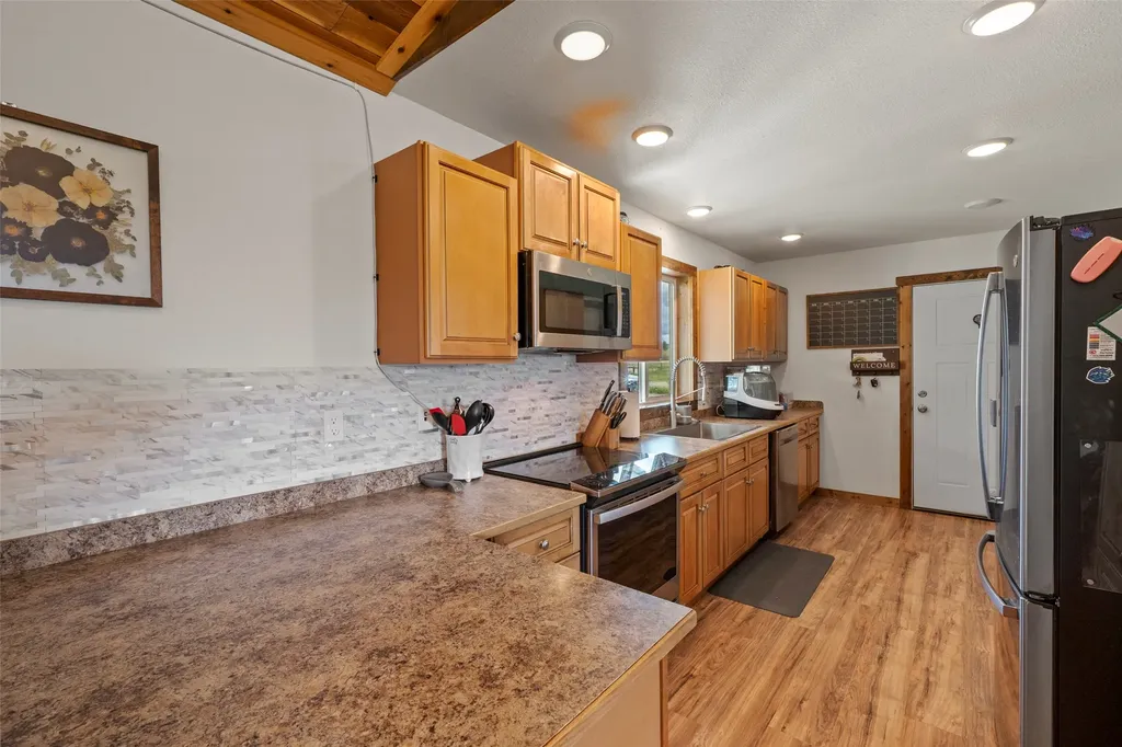 3403 Mt-287 Sheridan MT 59749
