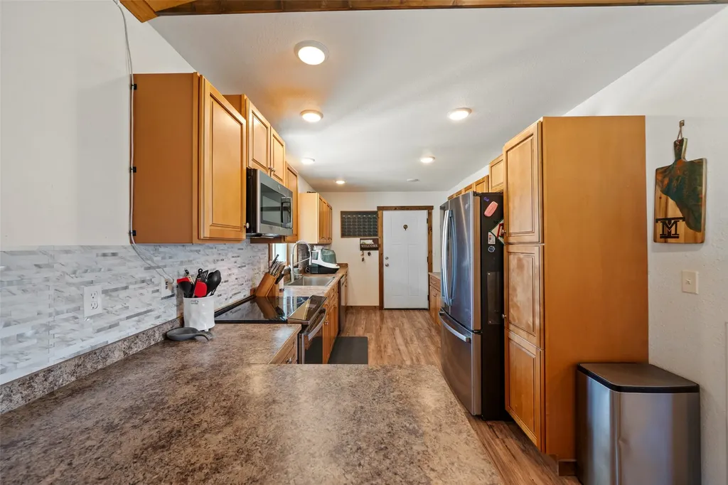 3403 Mt-287 Sheridan MT 59749