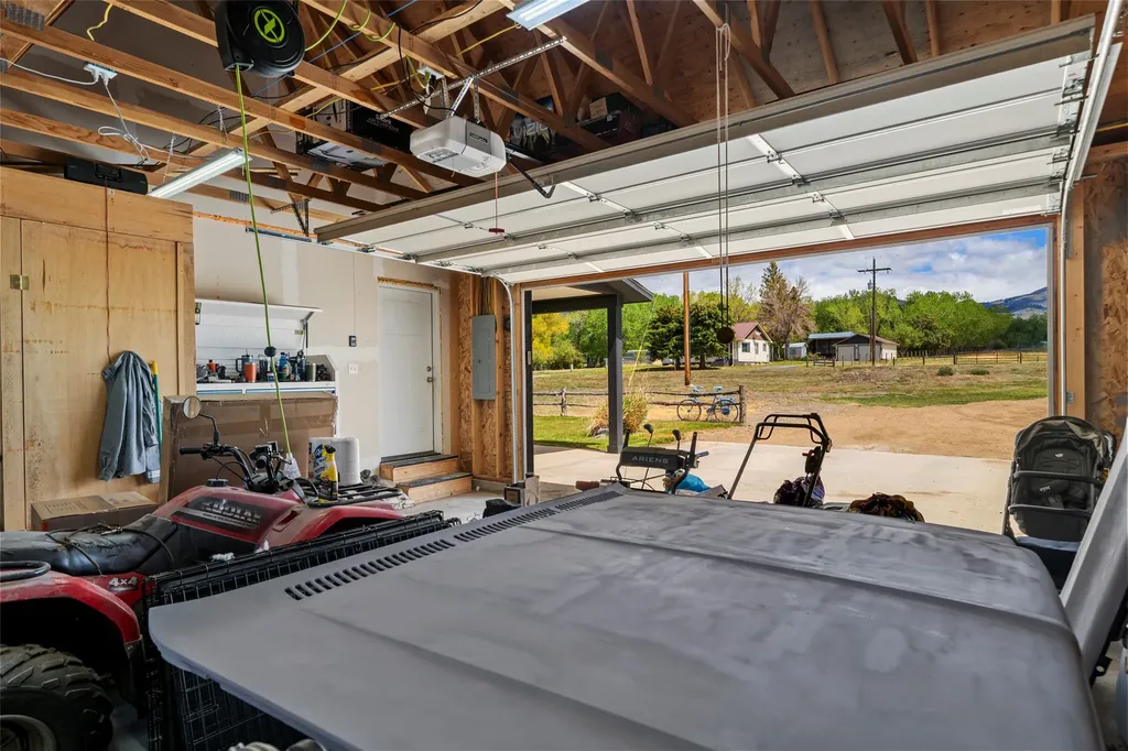 3403 Mt-287 Sheridan MT 59749