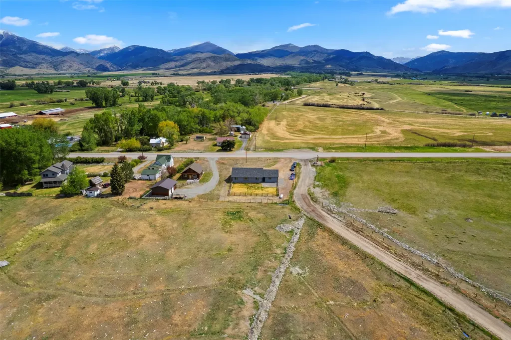3403 Mt-287 Sheridan MT 59749