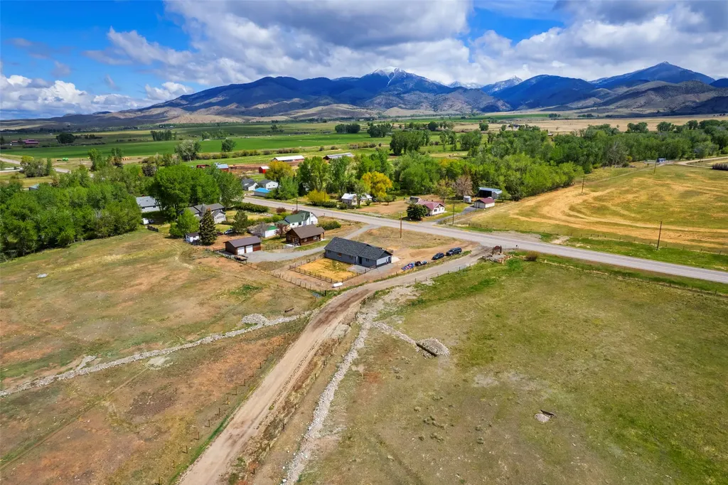 3403 Mt-287 Sheridan MT 59749