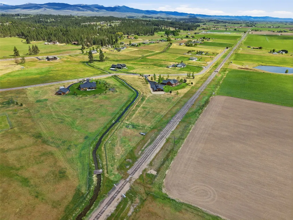 440 Vista View Loop Stevensville MT 59870