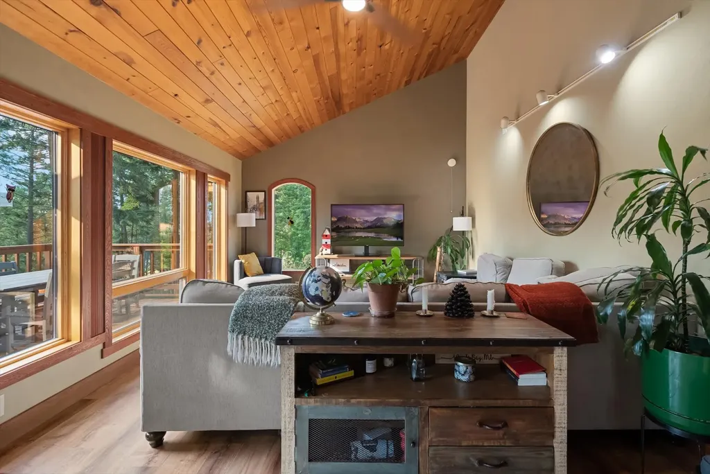 14458 Cherry Drive Bigfork MT 59911