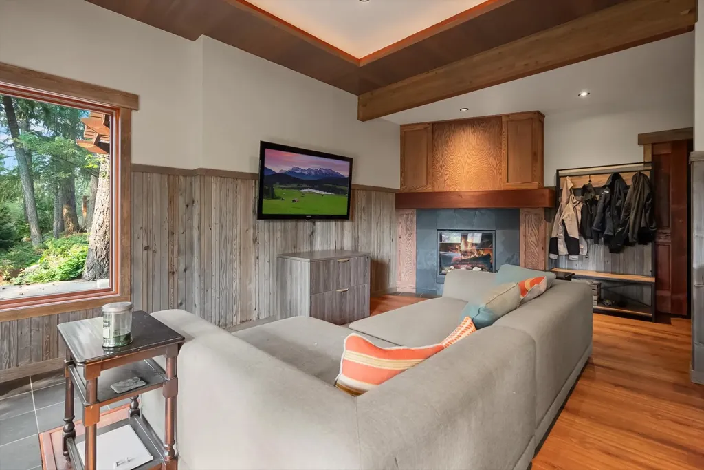 14458 Cherry Drive Bigfork MT 59911