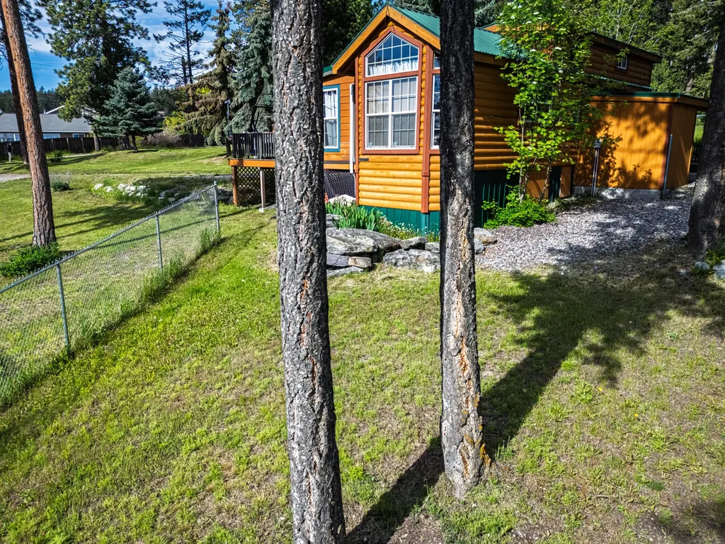 165 Pineview Drive Lakeside MT 59922