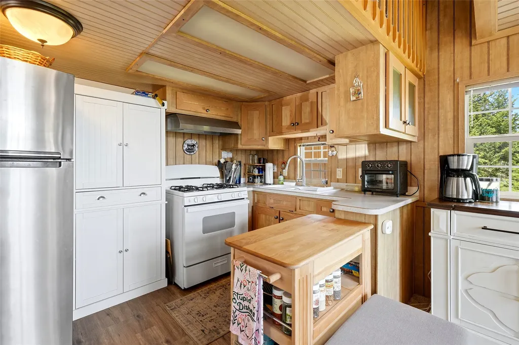 165 Pineview Drive Lakeside MT 59922