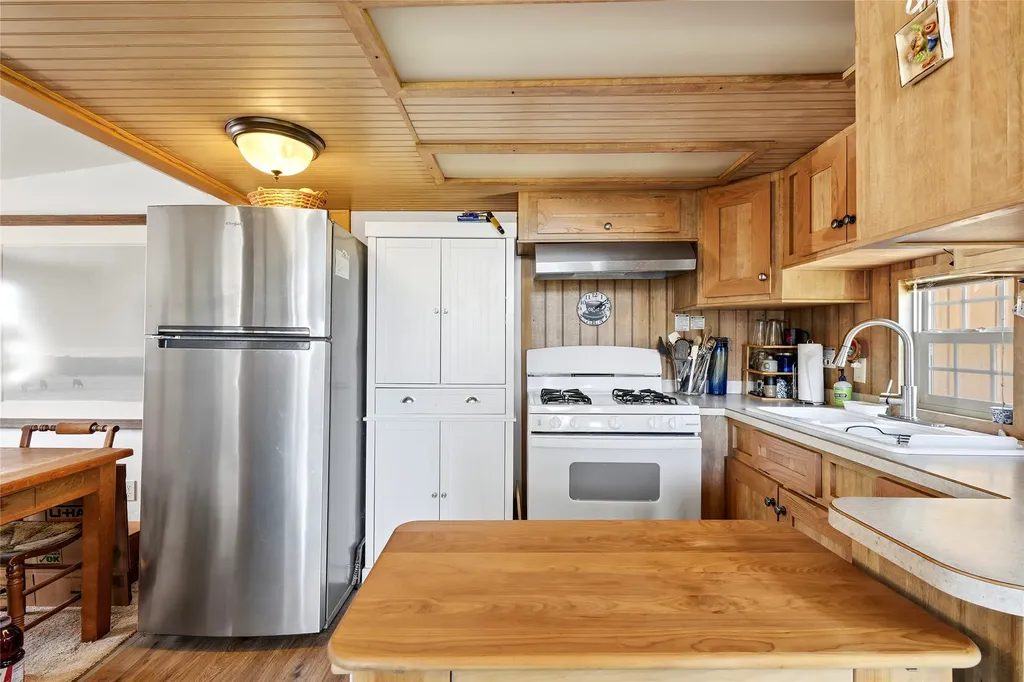 165 Pineview Drive Lakeside MT 59922