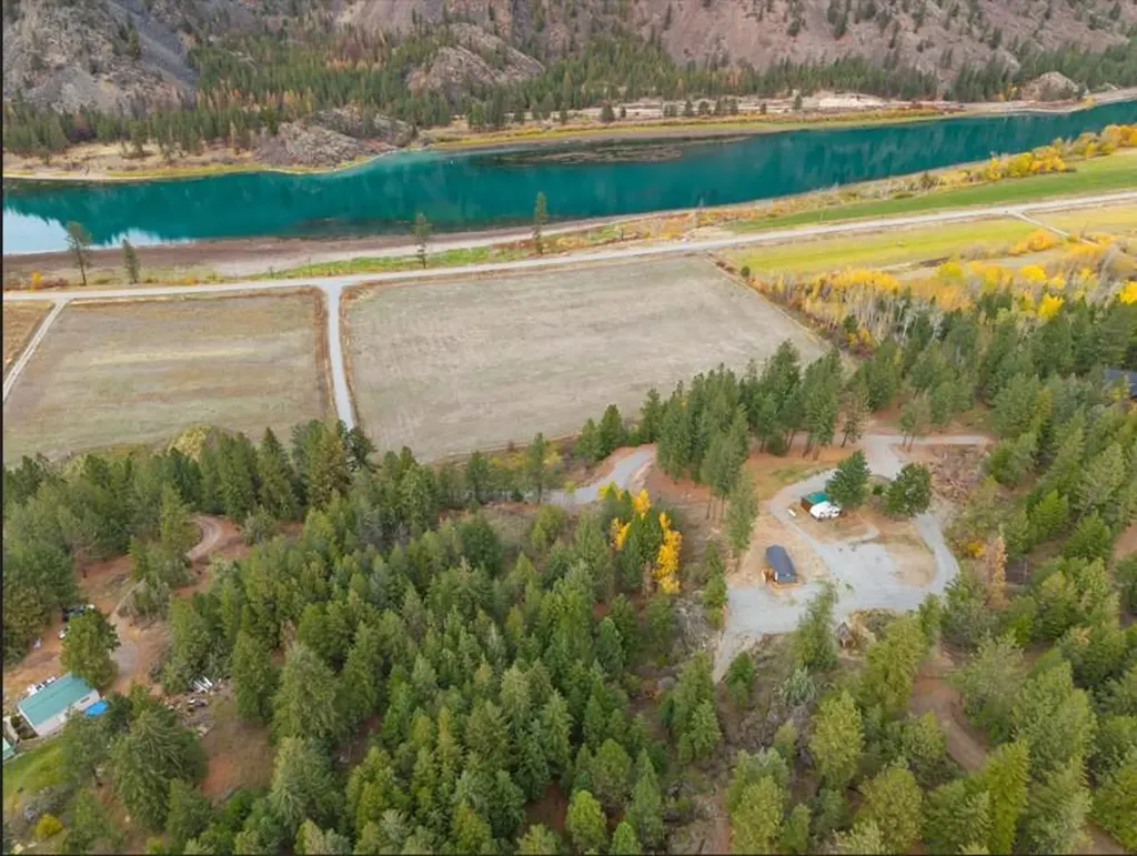 8596 Mt Highway 200 Plains MT 59859