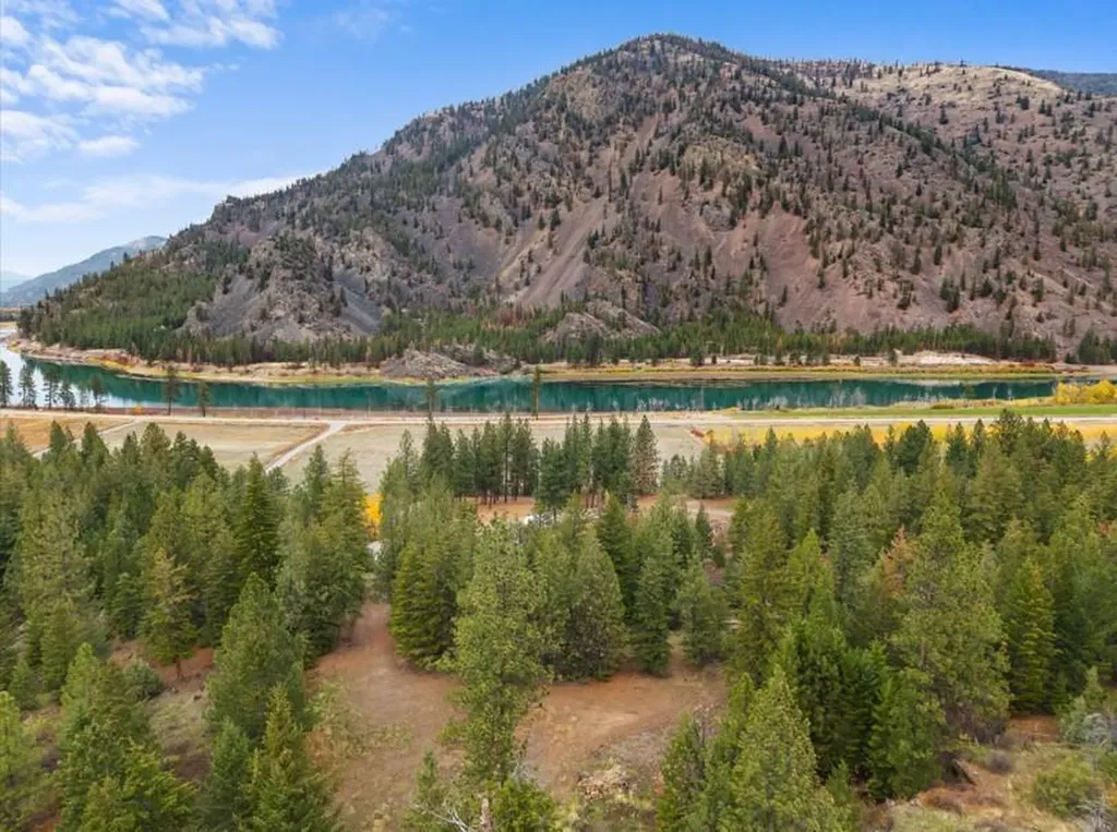 8596 Mt Highway 200 Plains MT 59859