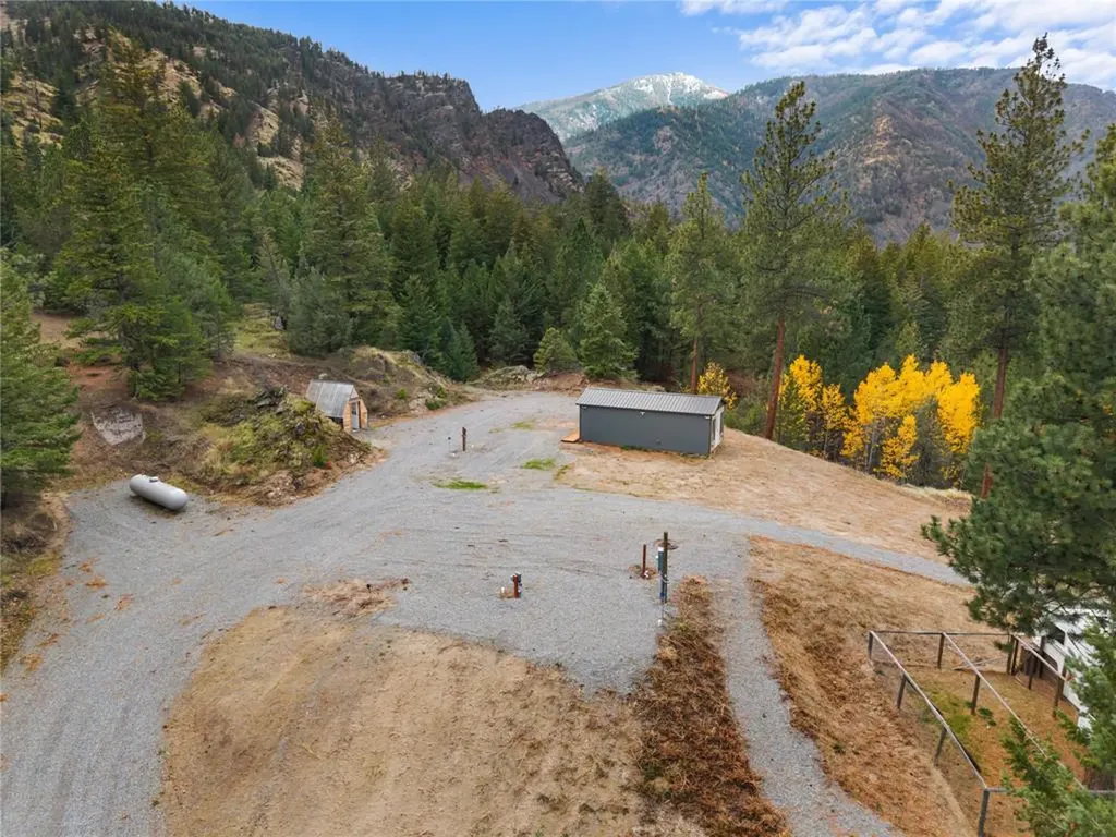8596 Mt Highway 200 Plains MT 59859