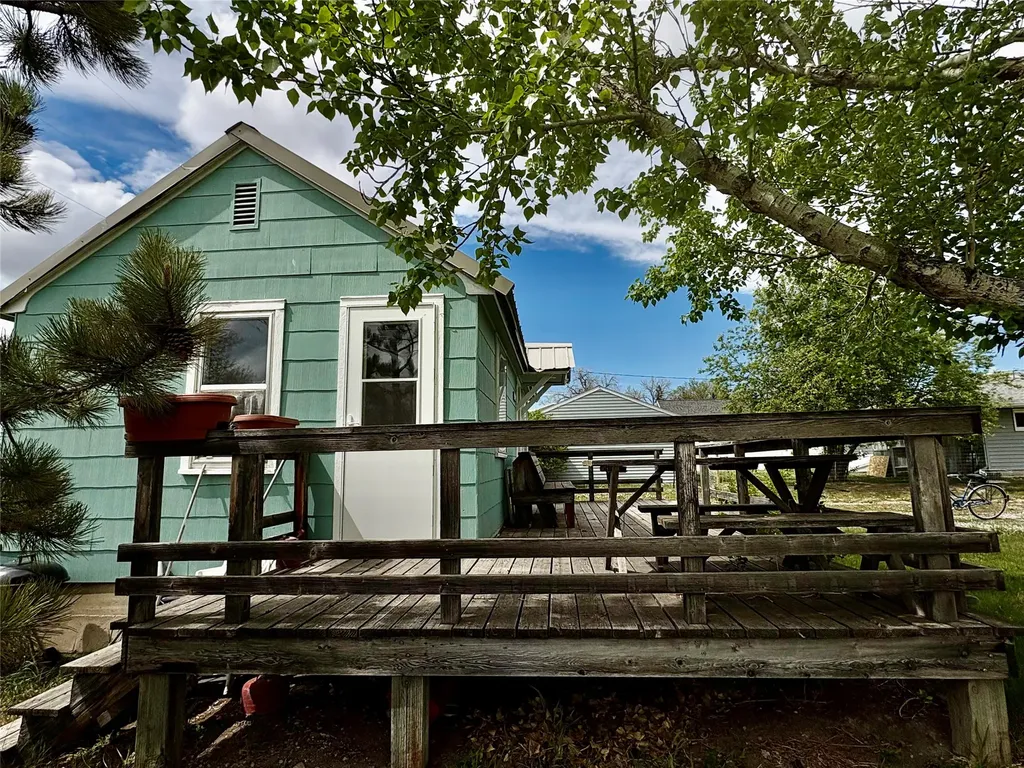 216 3rd Avenue SW Choteau MT 59422