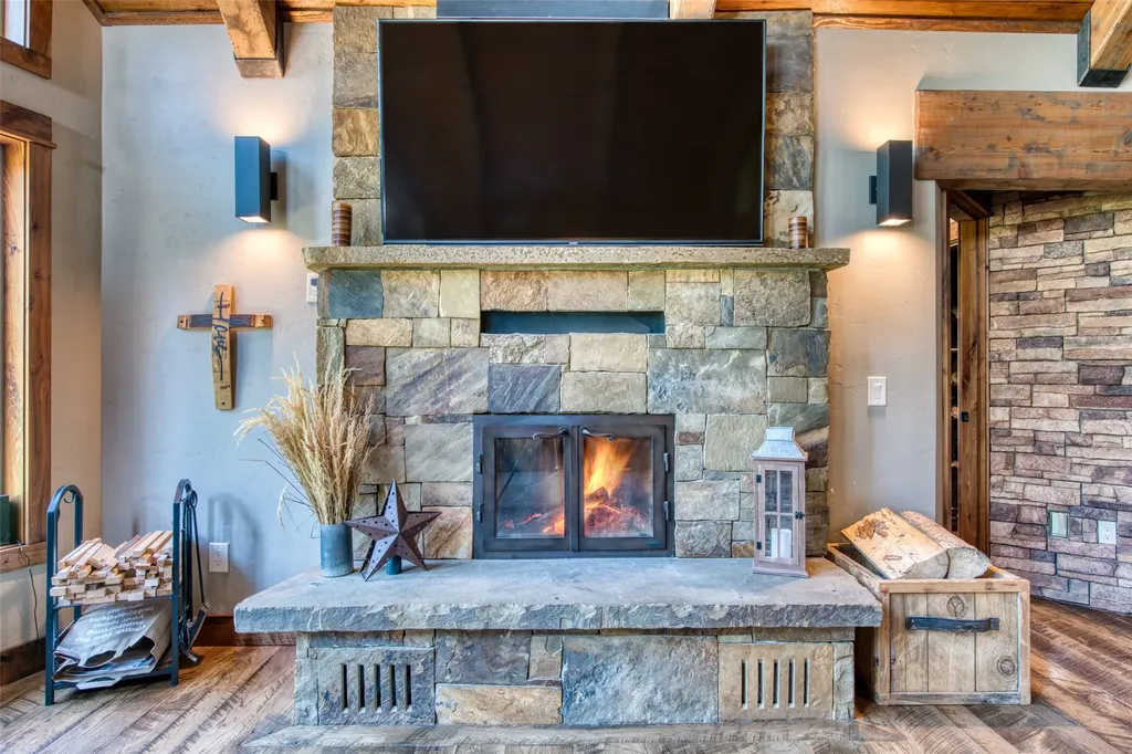 229 Camas Creek Loop Hamilton MT 59840