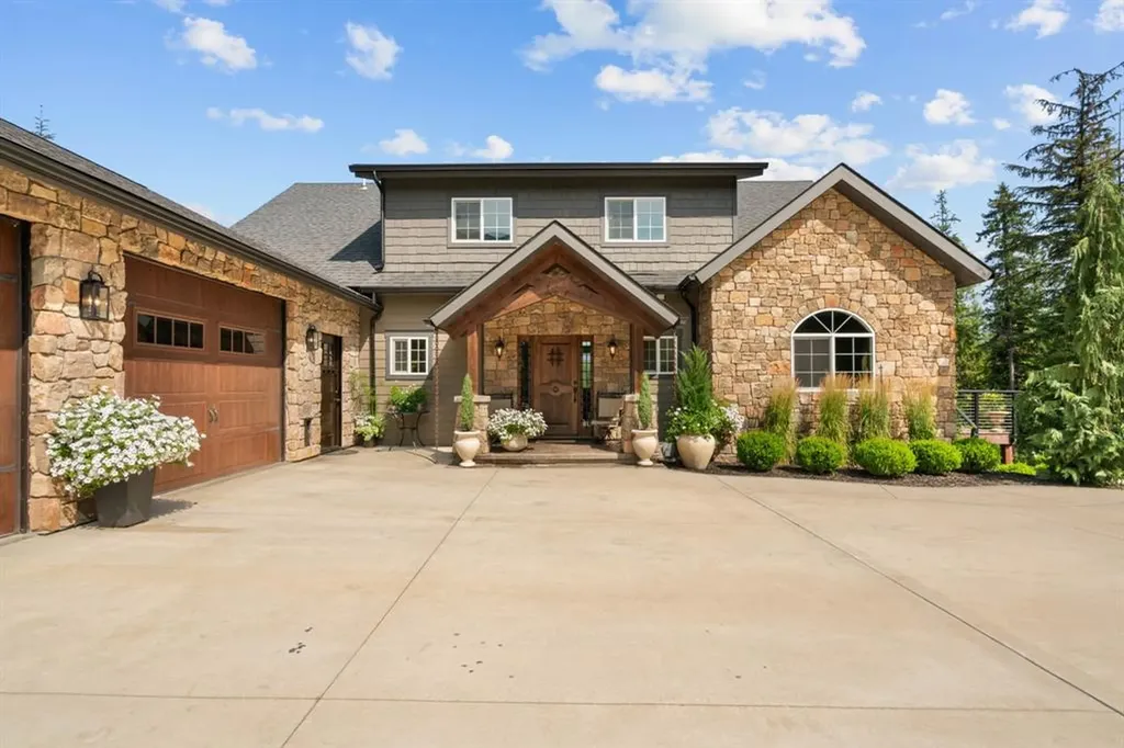 15 Sandi Lane Heron MT 59844