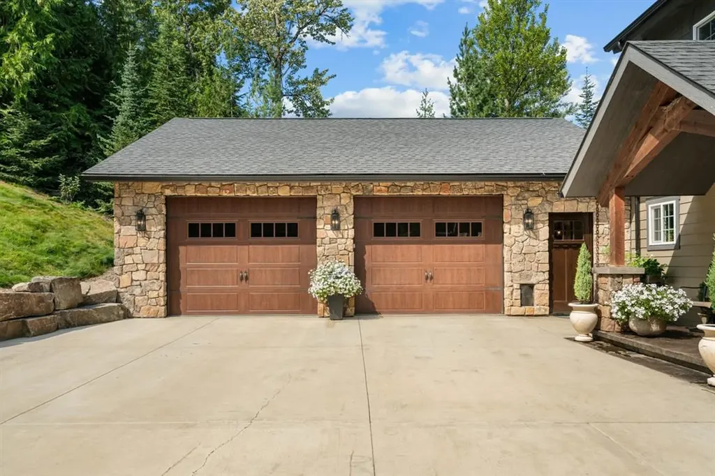 15 Sandi Lane Heron MT 59844