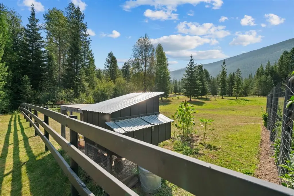 15 Sandi Lane Heron MT 59844