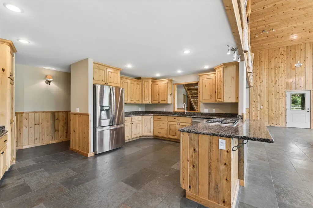 28321 Cougar Trail Bigfork MT 59911