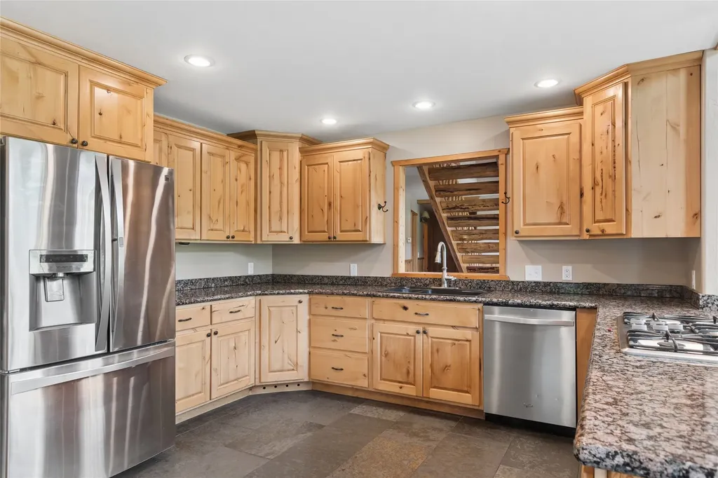 28321 Cougar Trail Bigfork MT 59911