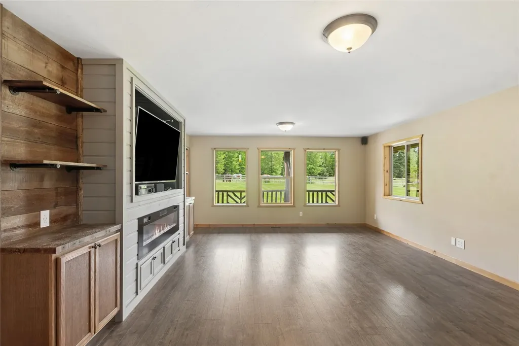 28321 Cougar Trail Bigfork MT 59911