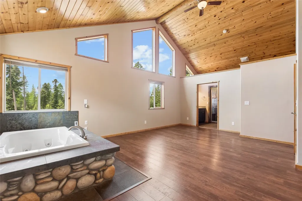 28321 Cougar Trail Bigfork MT 59911
