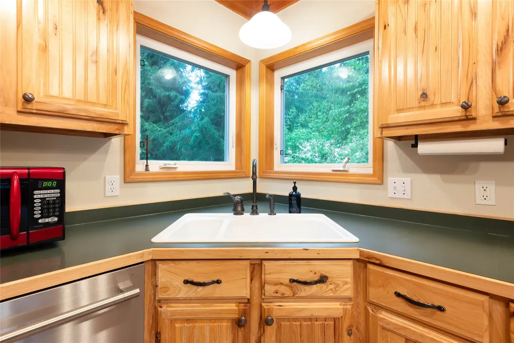 39 Halo Court S Troy MT 59935