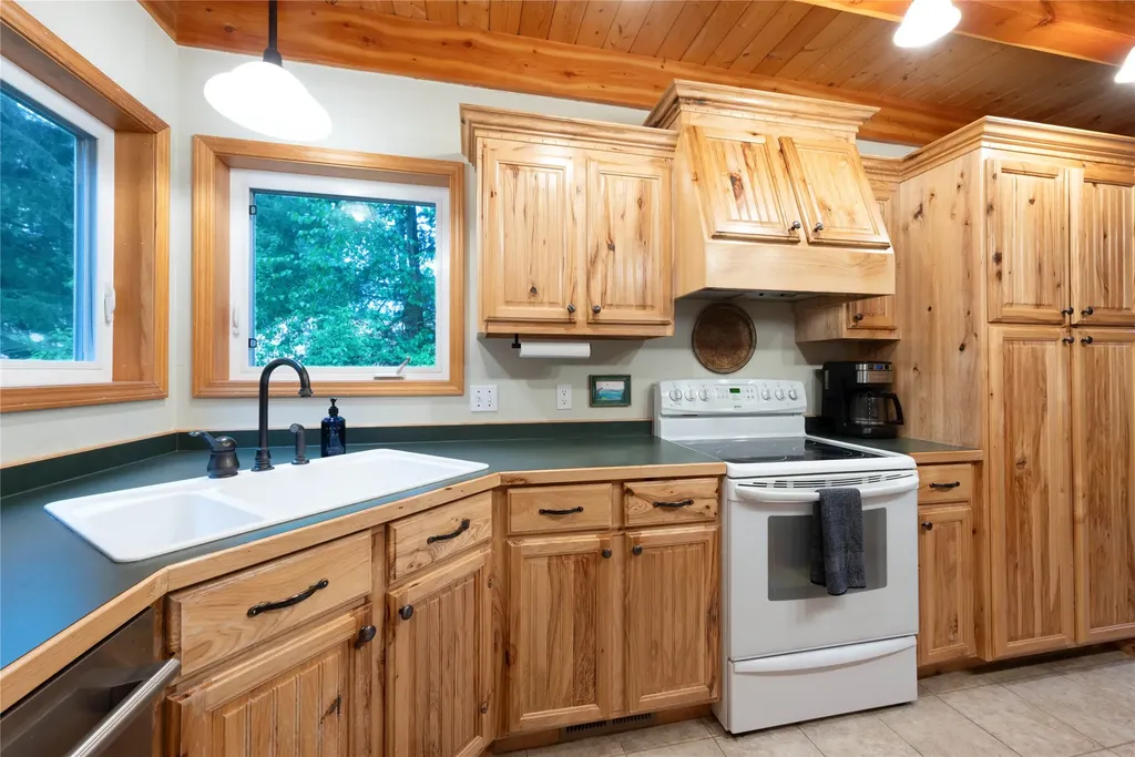 39 Halo Court S Troy MT 59935