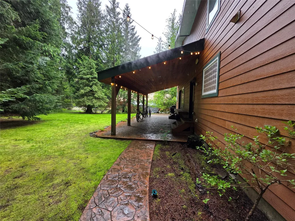 39 Halo Court S Troy MT 59935