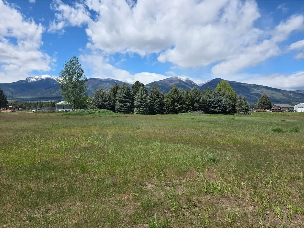 237 Eight Mile Road Florence MT 59833