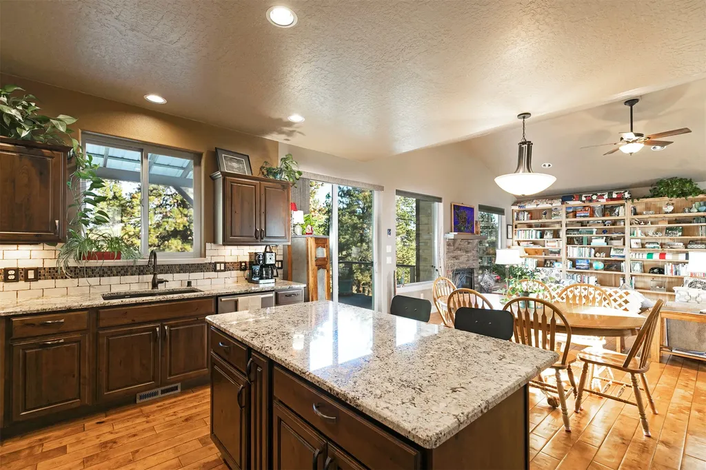 10291 Coulter Pine Street Lolo MT 59847
