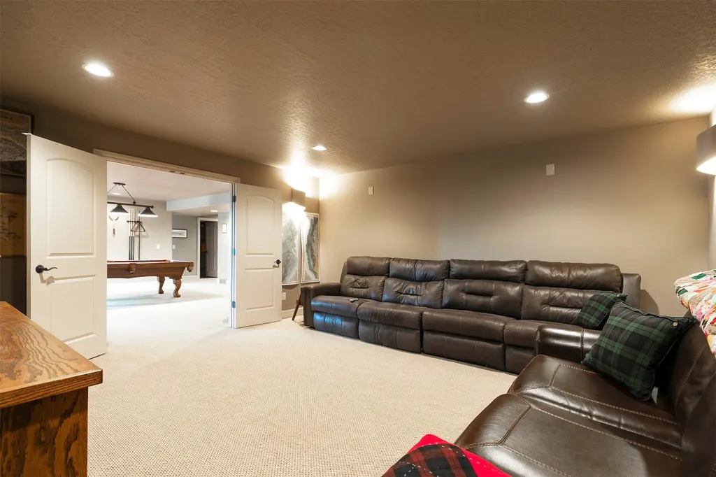 10291 Coulter Pine Street Lolo MT 59847