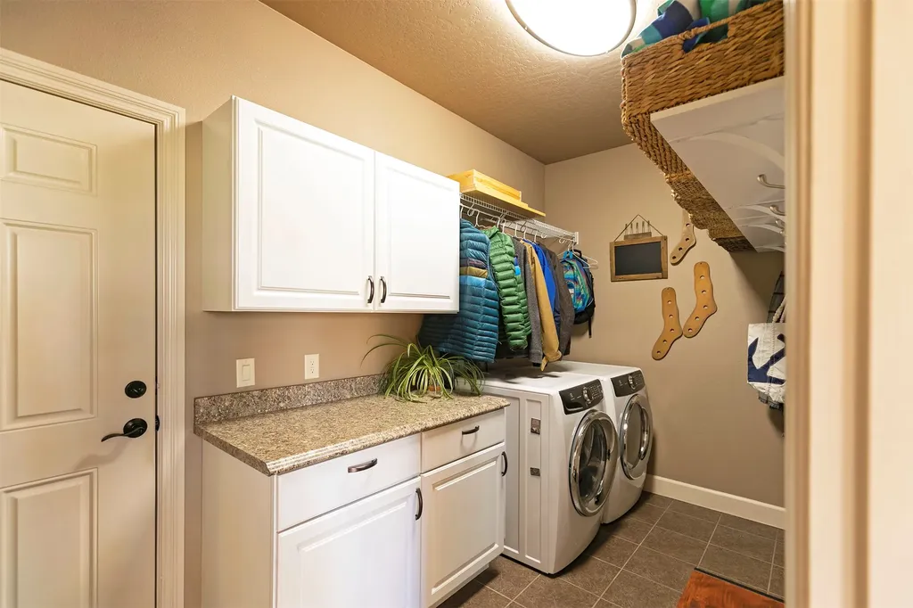 10291 Coulter Pine Street Lolo MT 59847