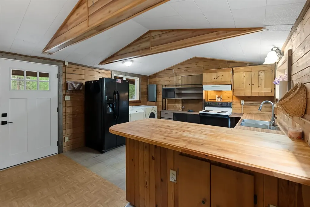 1155 Outback Trail Alberton MT 59820