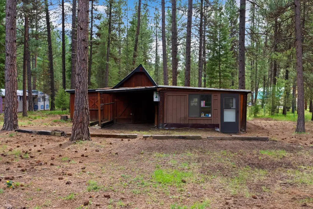 1155 Outback Trail Alberton MT 59820