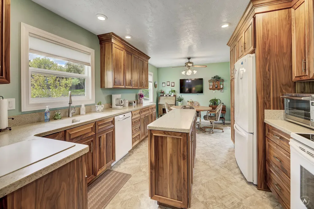 1502 Hauser Boulevard Helena MT 59601