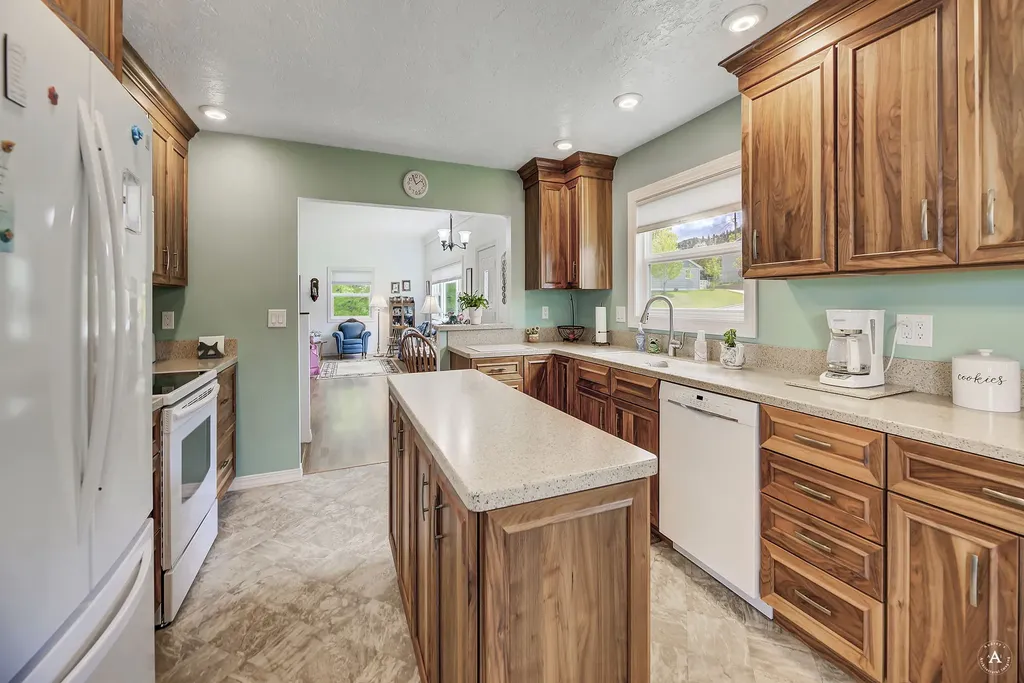 1502 Hauser Boulevard Helena MT 59601