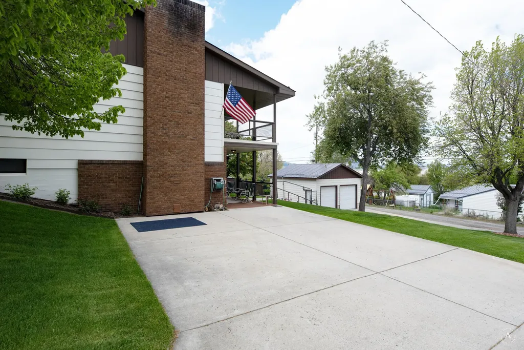 1502 Hauser Boulevard Helena MT 59601