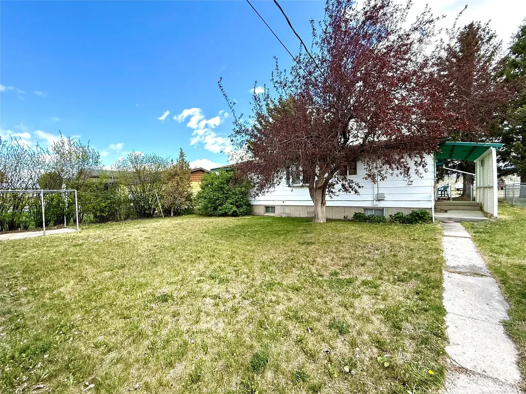 906 Bielenberg Street Deer Lodge MT 59722