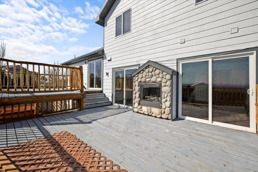 1960 Coyote Ridge Road N Laurel MT 59044