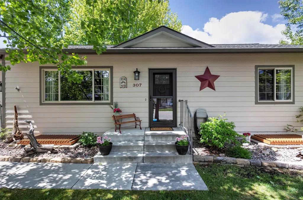 307 Lake Side Drive Lolo MT 59847