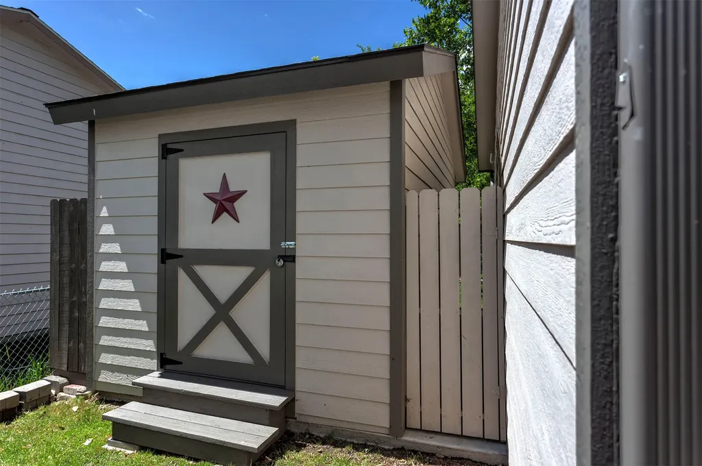 307 Lake Side Drive Lolo MT 59847