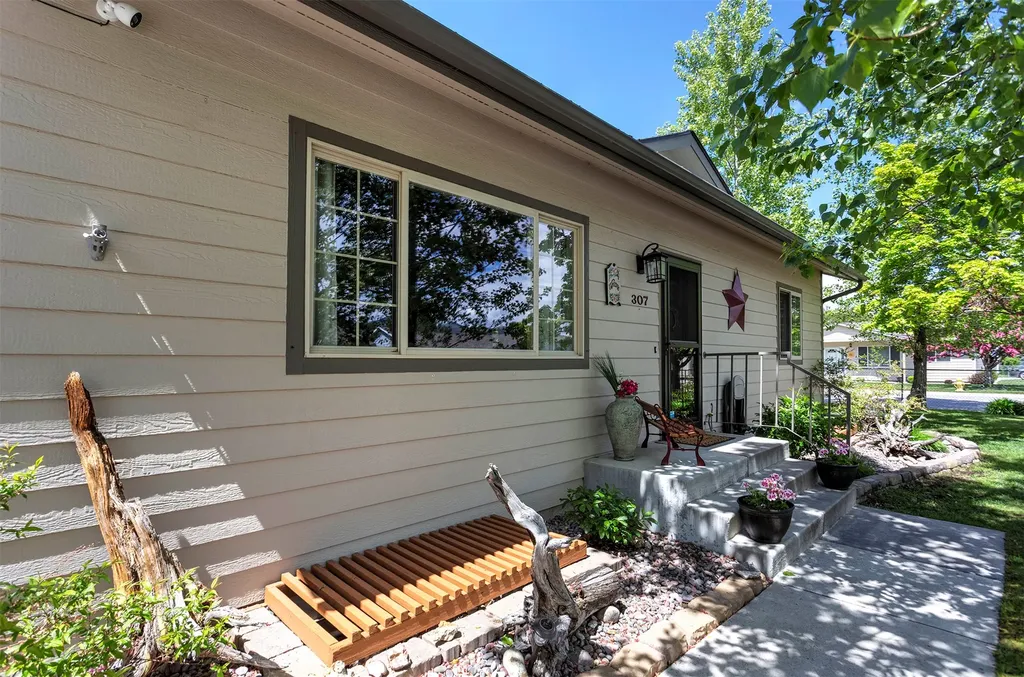 307 Lake Side Drive Lolo MT 59847