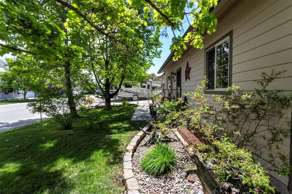 307 Lake Side Drive Lolo MT 59847