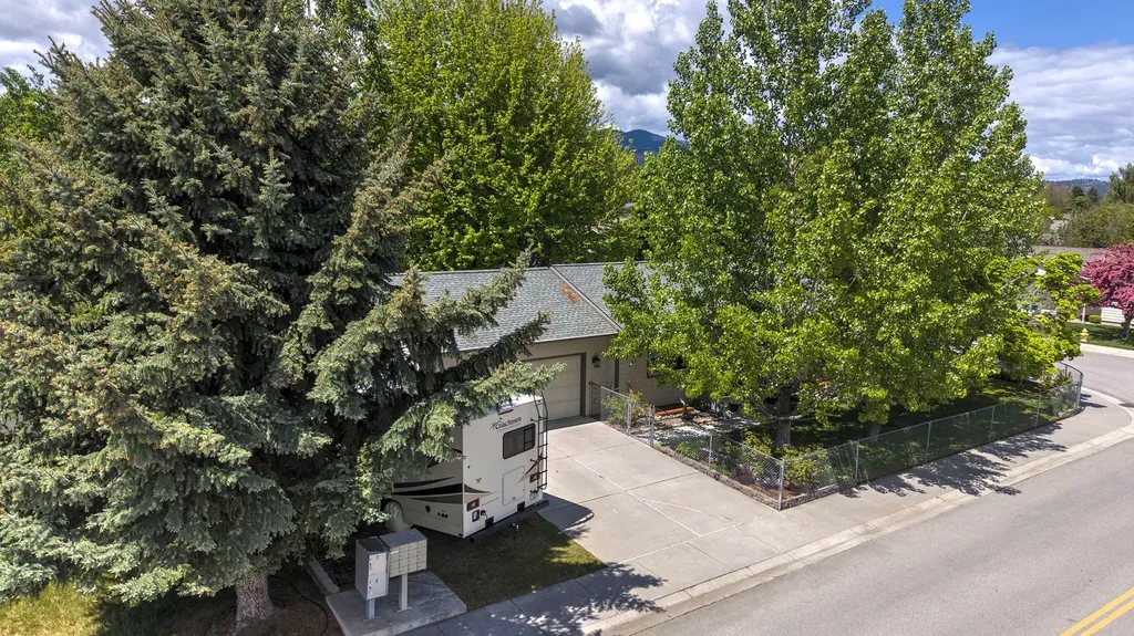 307 Lake Side Drive Lolo MT 59847