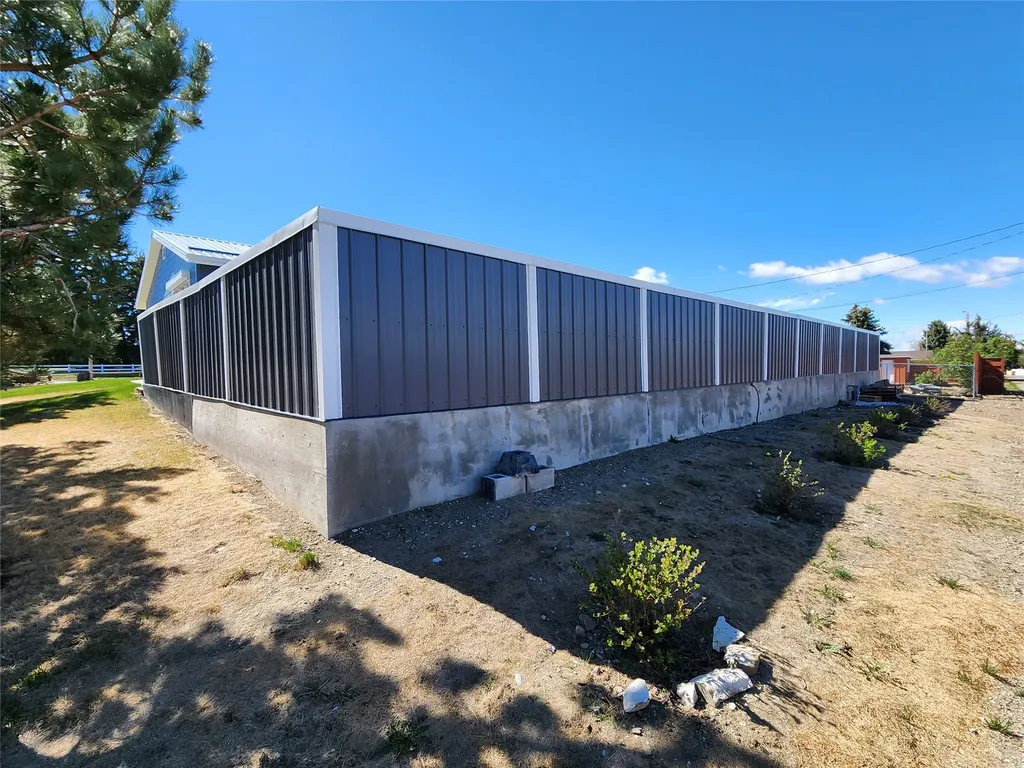302 9th Avenue SE Cut Bank MT 59427