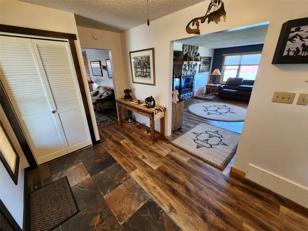302 9th Avenue SE Cut Bank MT 59427