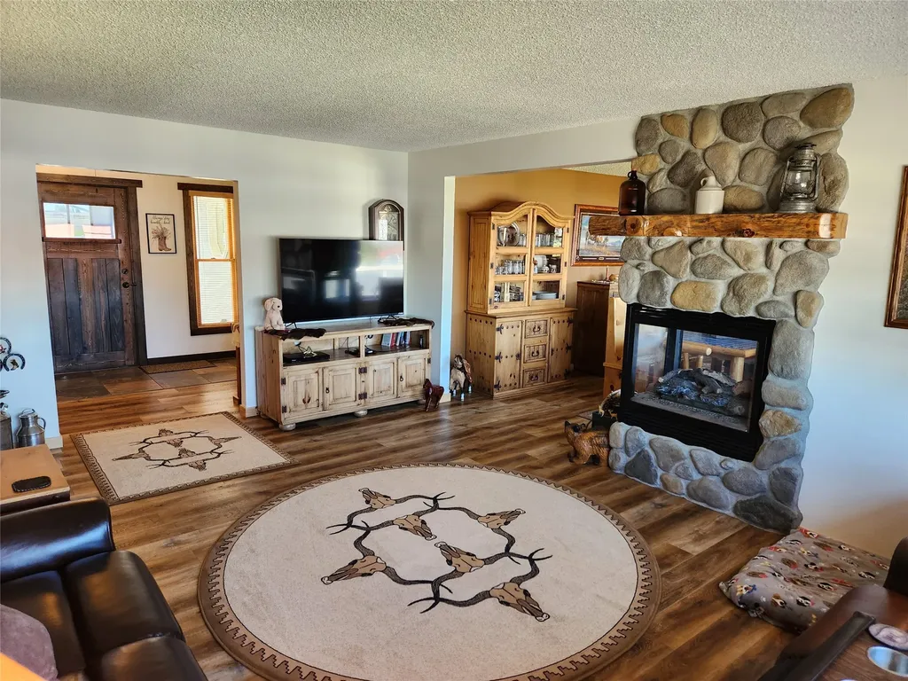 302 9th Avenue SE Cut Bank MT 59427
