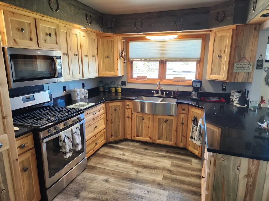 302 9th Avenue SE Cut Bank MT 59427