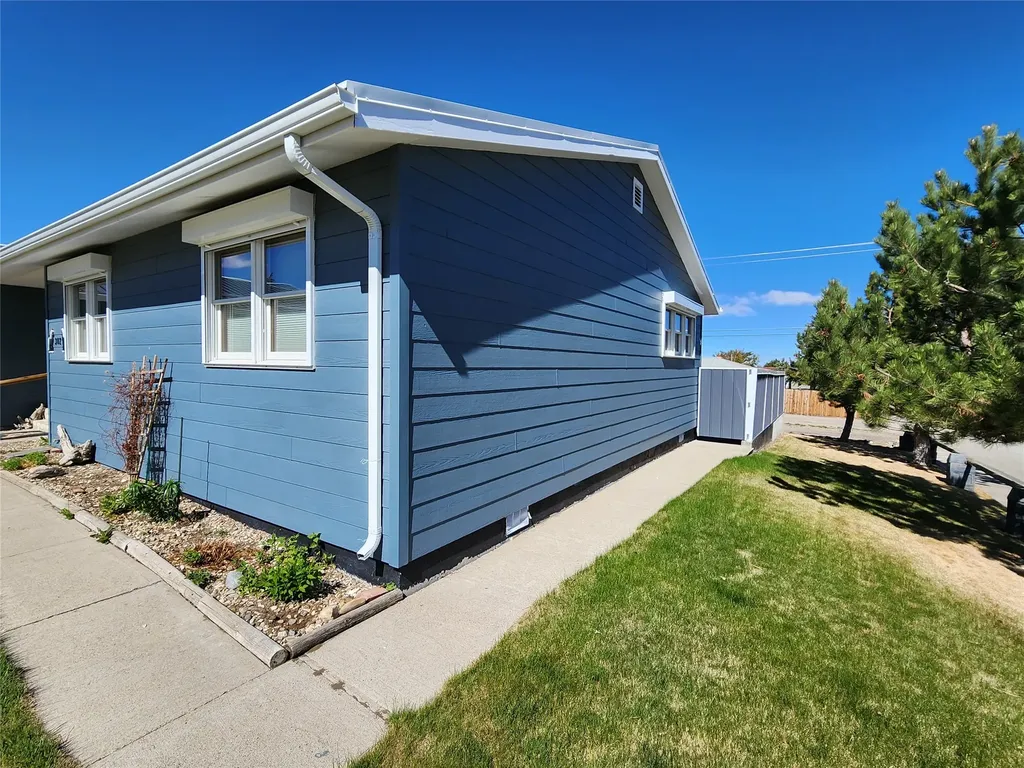 302 9th Avenue SE Cut Bank MT 59427
